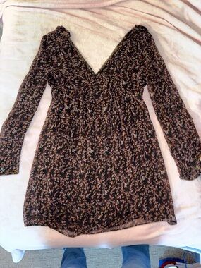 Women’s Black Floral Long Sleeve V-Neck Dress